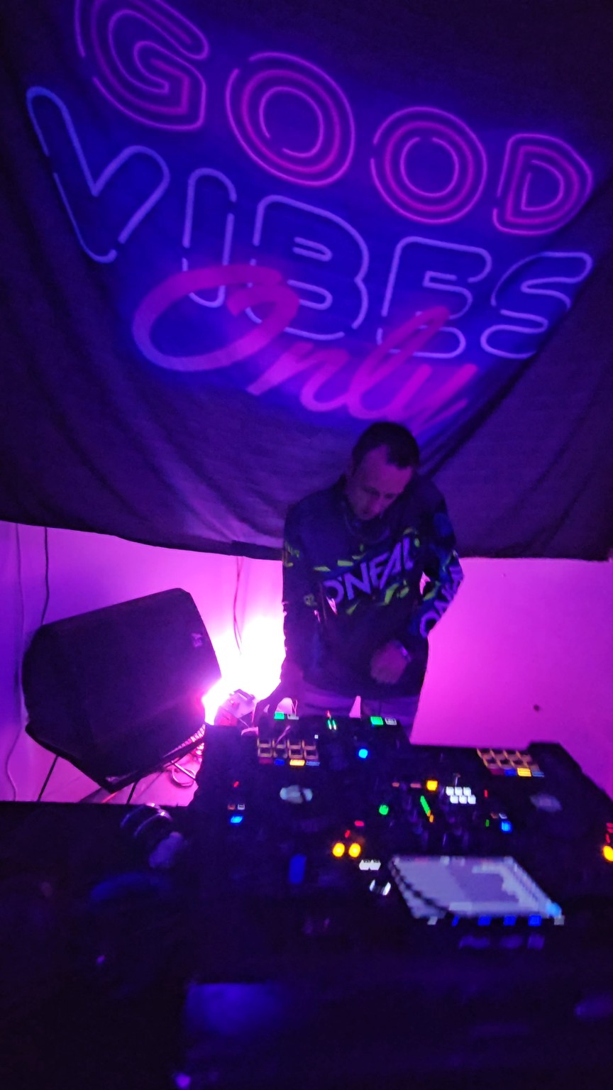 DJ Domino live